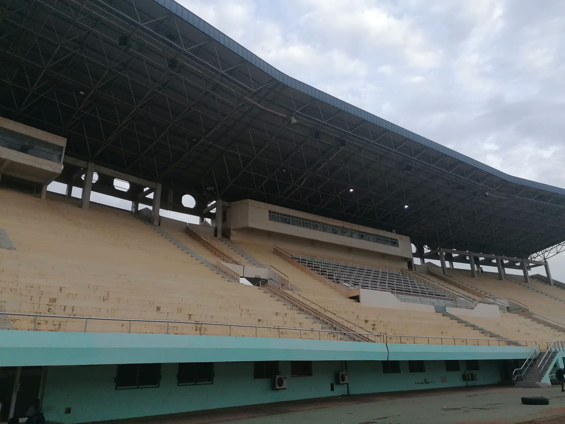 Tribune Van Le Stade